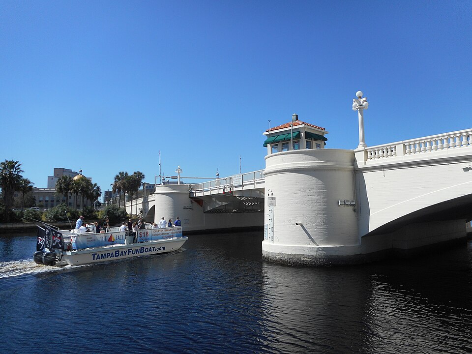 File:Kennedy Bridge; Tampa Bay Fun Boat.jpg