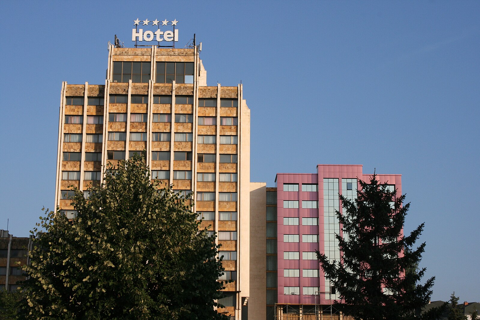 grand hotel pristina manifesta