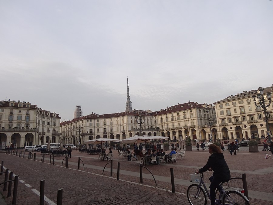 Dating a girl in Turin